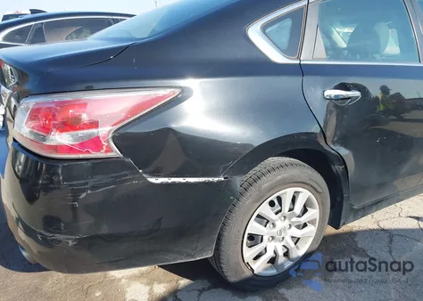 2015 Nissan Altima 2.5/2.5 S/2.5 Sl/2.5 Sv z USA, uszkodzony, nr VIN 1N4AL3AP7FC496713